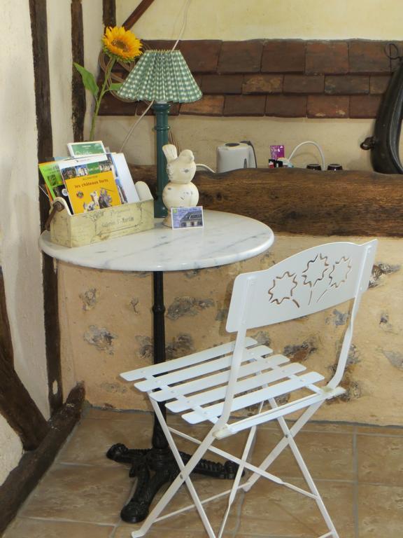 Les Logis Du Breuil Bed and Breakfast Marchéville Δωμάτιο φωτογραφία